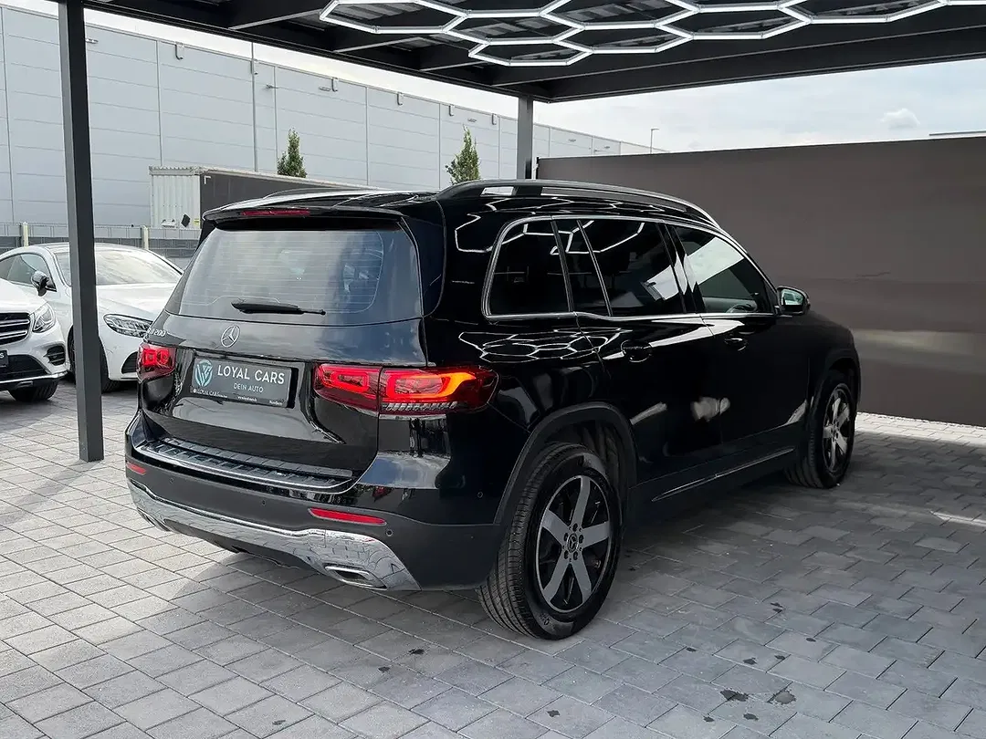 Mercedes-Benz GLB 200 - Thumbnail 8