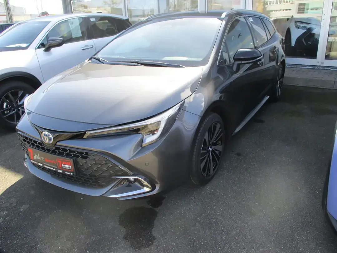 Toyota Corolla - Thumbnail 1