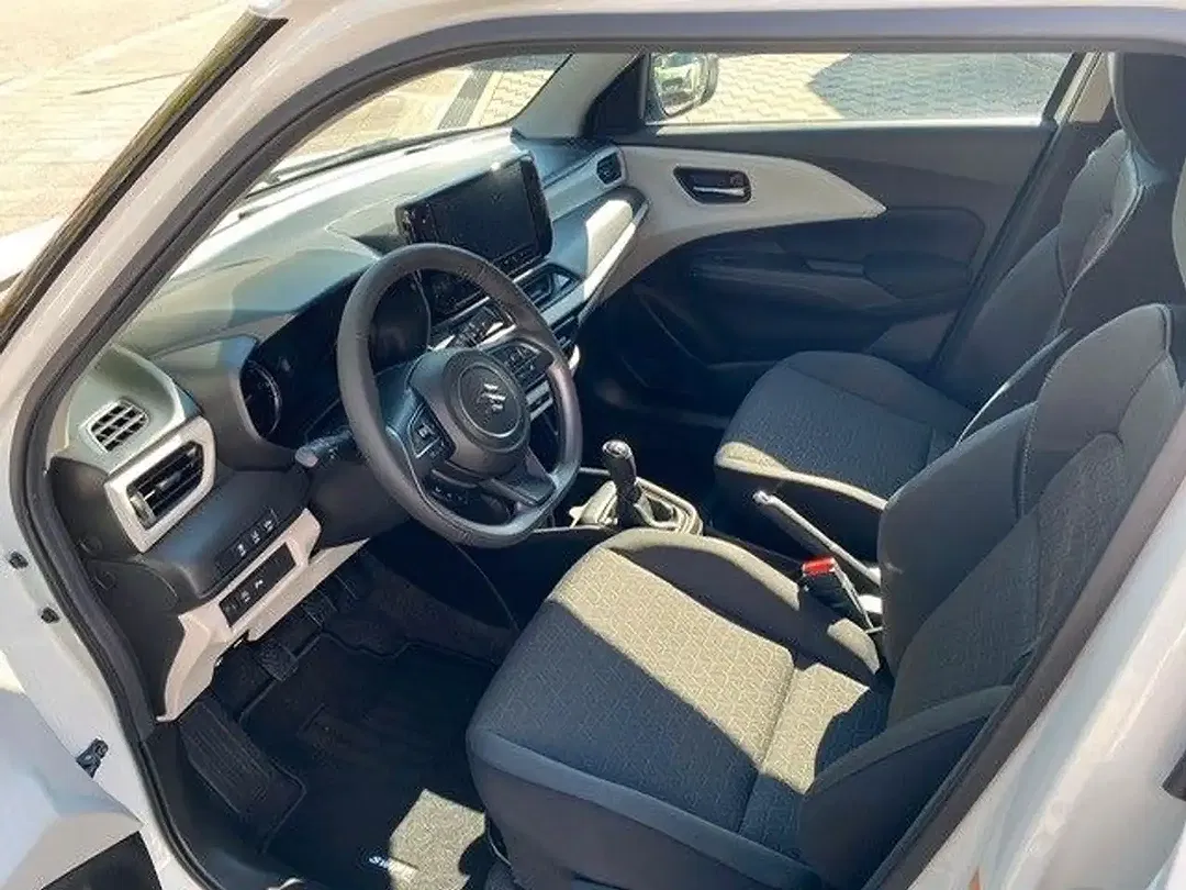 Suzuki Swift - Thumbnail 14