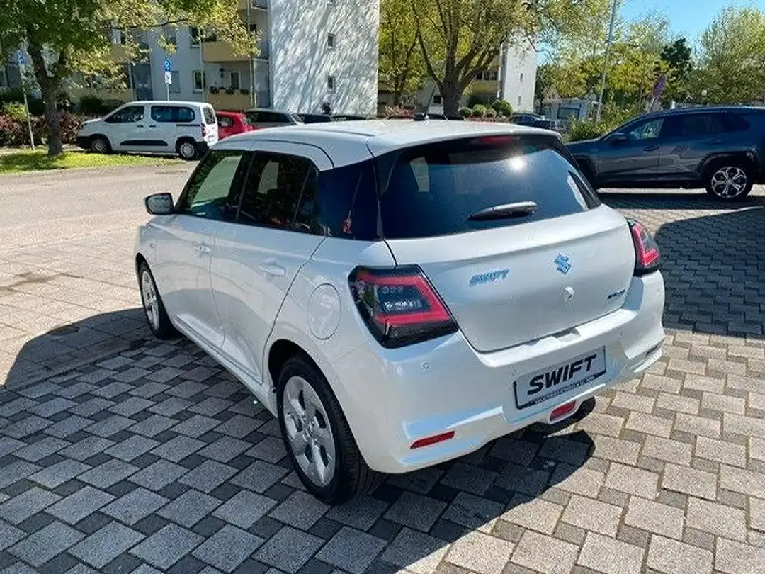 Suzuki Swift - Thumbnail 5
