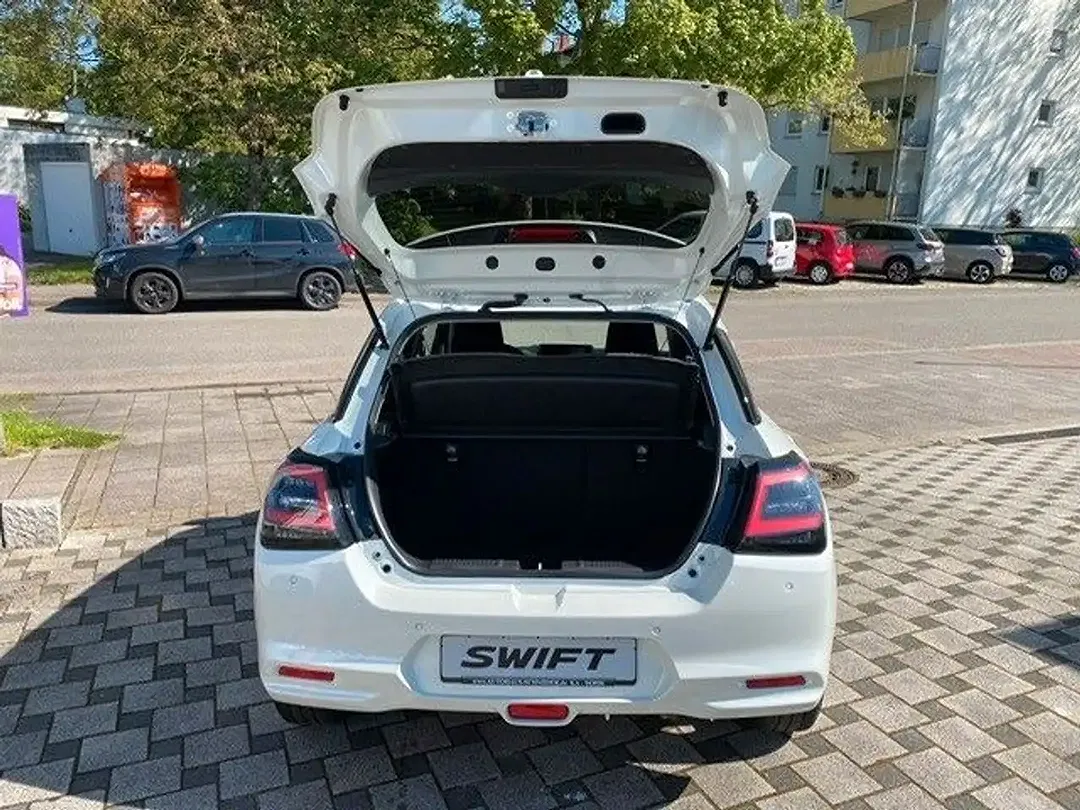 Suzuki Swift - Thumbnail 8