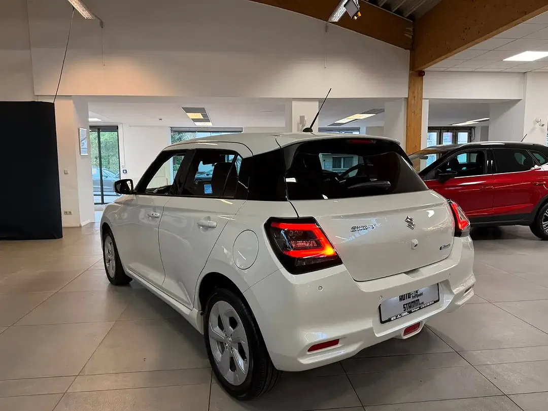 Suzuki Swift - Thumbnail 8
