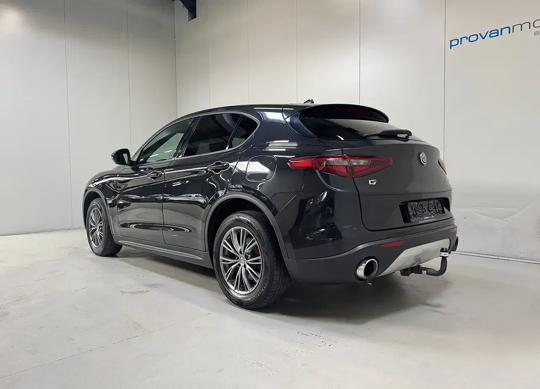 Alfa Romeo Stelvio - Thumbnail 6