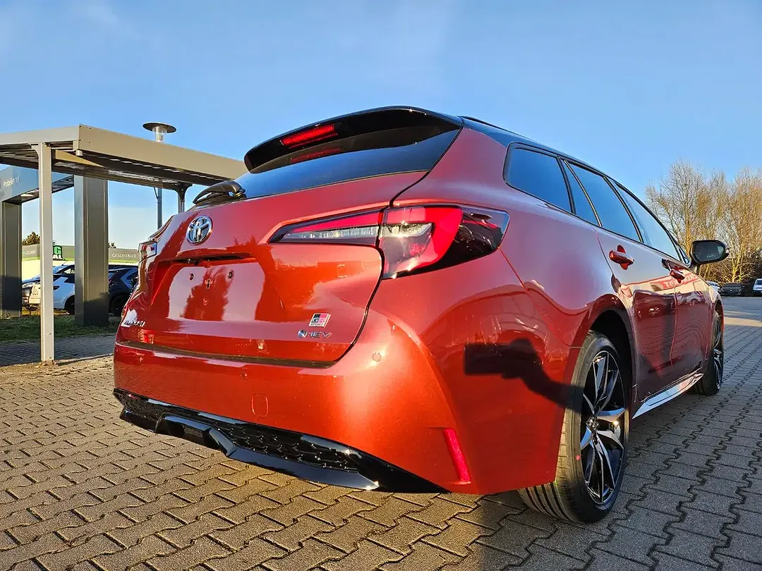 Toyota Corolla - Thumbnail 8