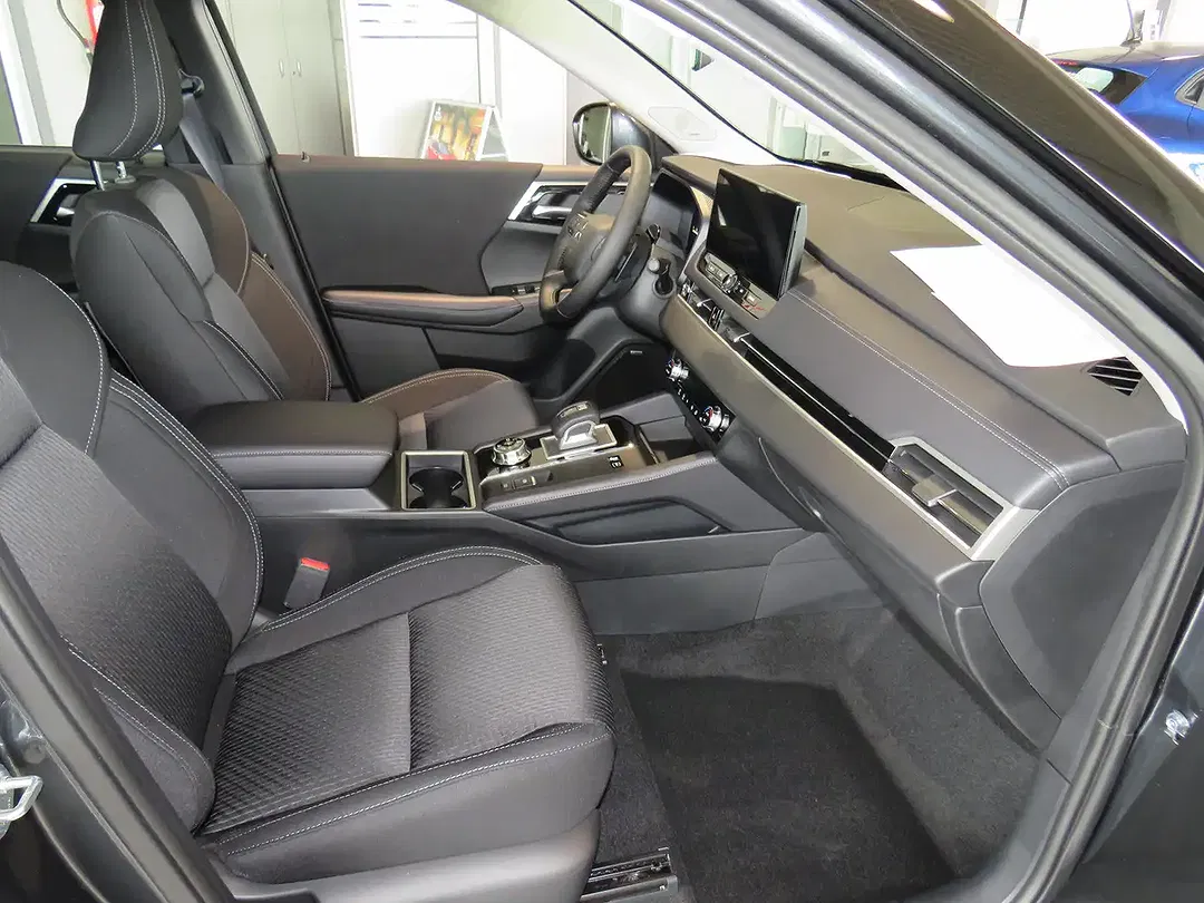 Mitsubishi Outlander - Thumbnail 12