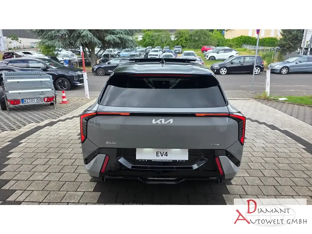 Kia EV4 - Thumbnail 6