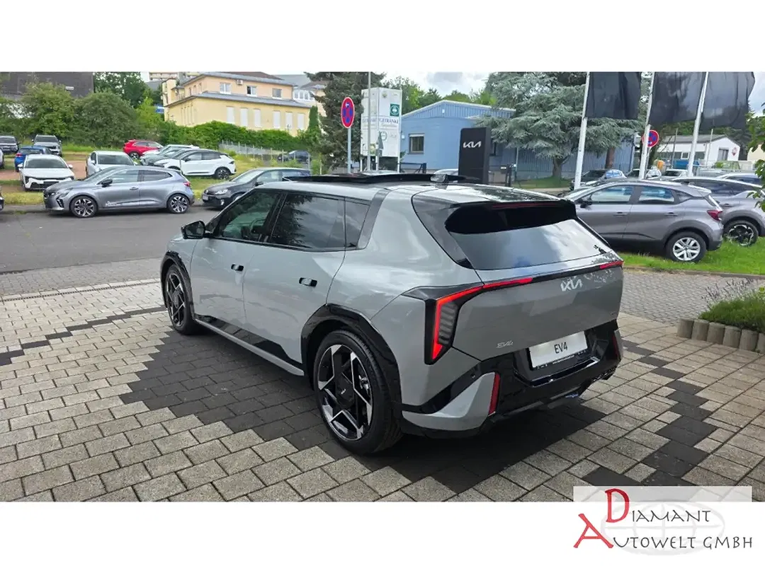 Kia EV4 - Thumbnail 7
