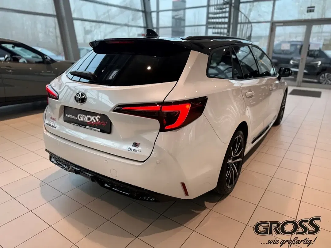 Toyota Corolla - Thumbnail 7