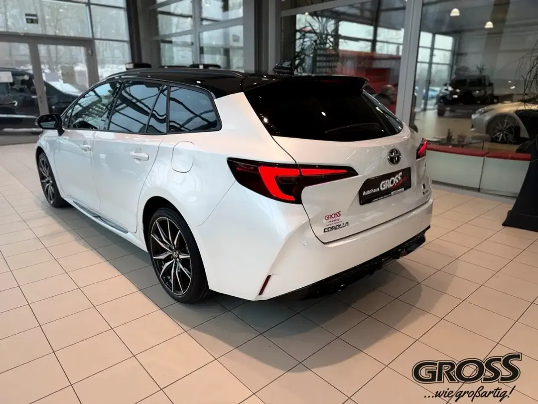 Toyota Corolla - Thumbnail 9