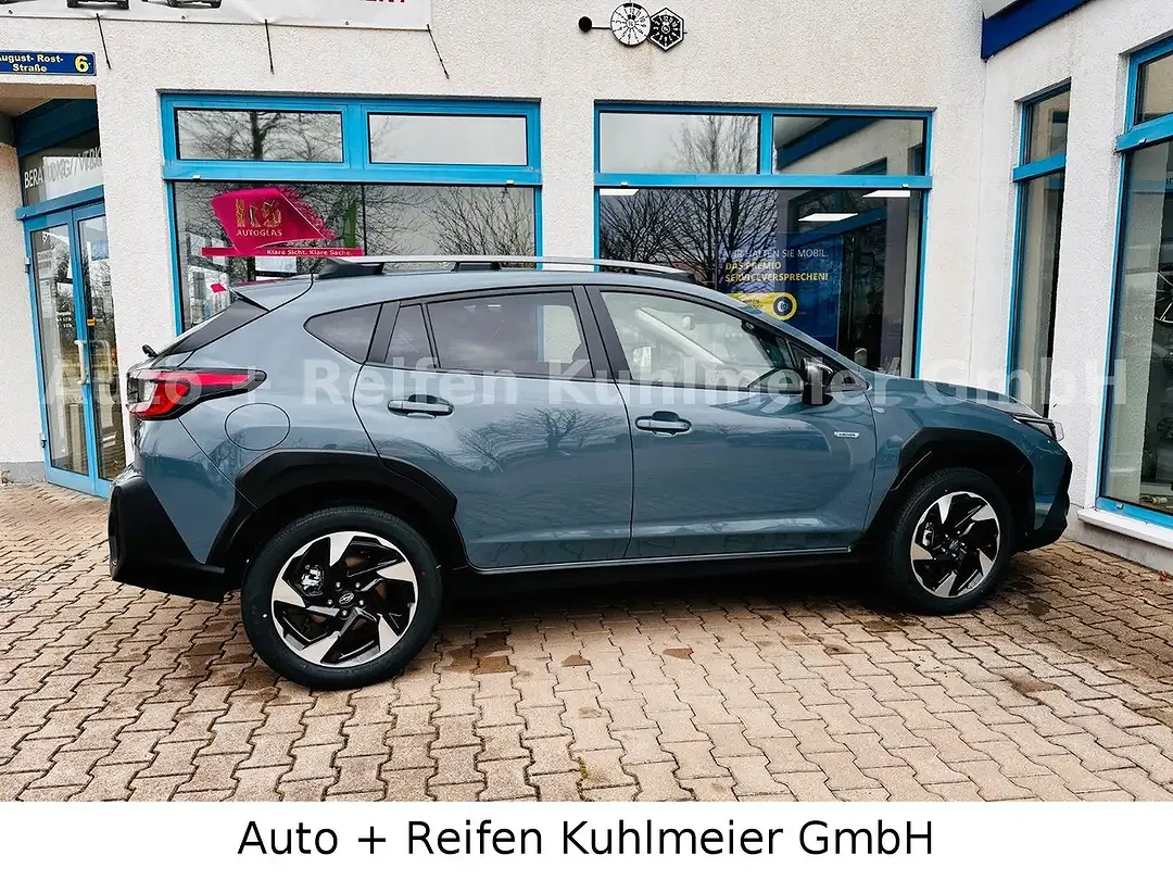 Subaru Crosstrek - Thumbnail 4