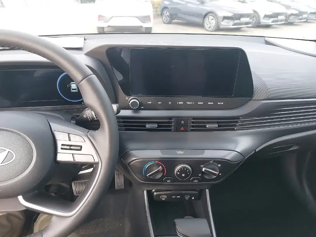 Hyundai i20 - Thumbnail 9