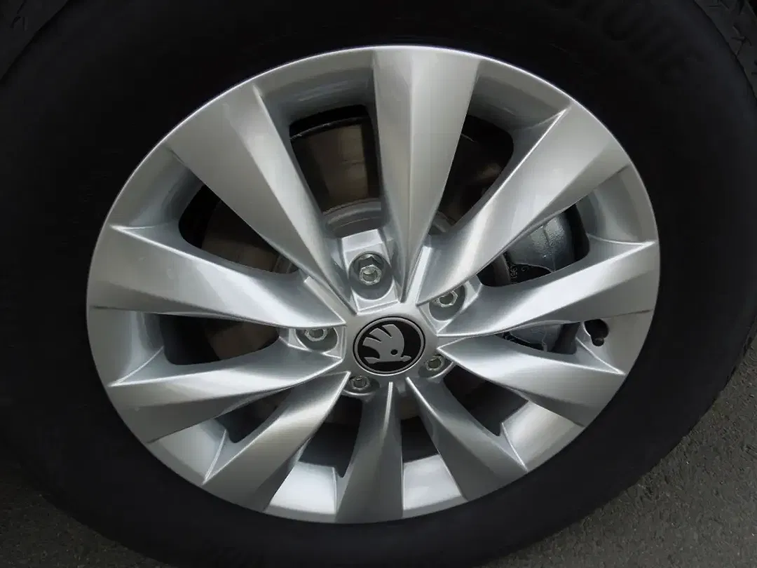 Skoda Karoq - Thumbnail 14