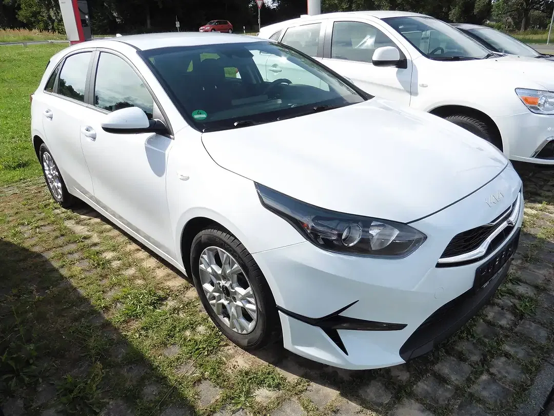 Kia Ceed / cee'd - Thumbnail 2