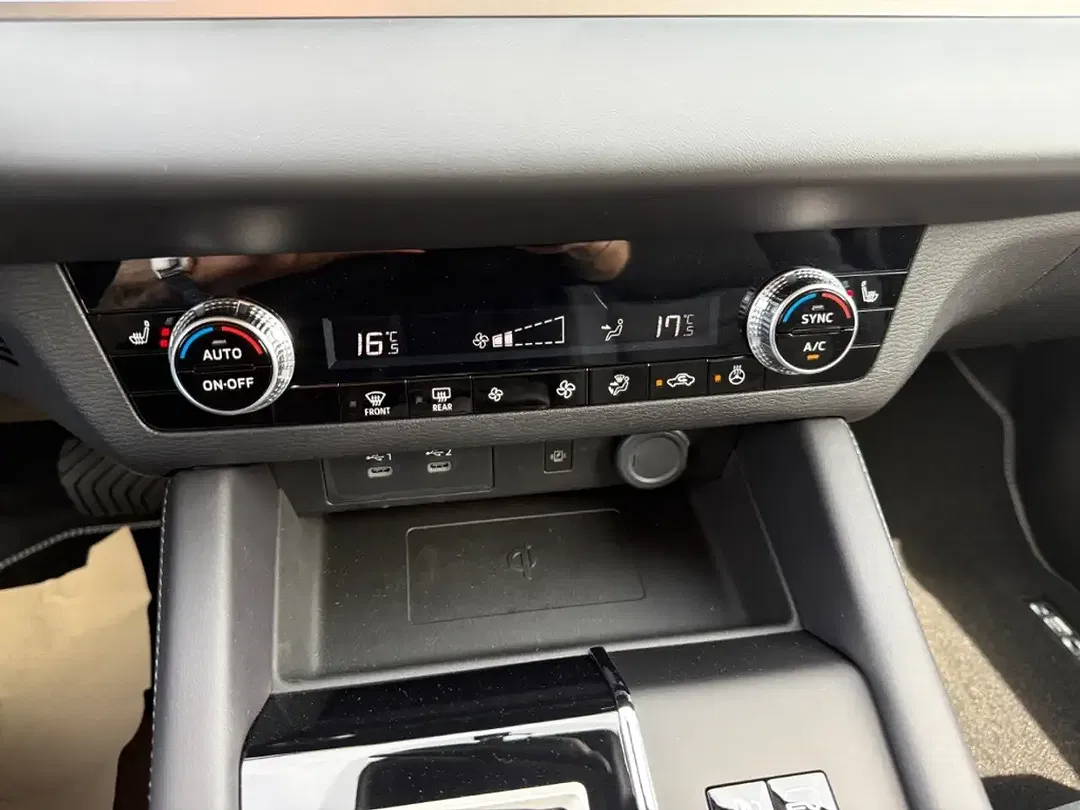 Mitsubishi Outlander - Thumbnail 15