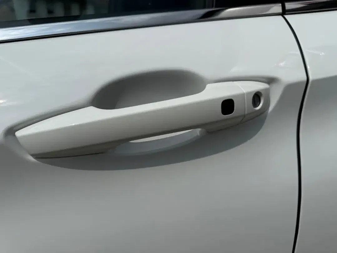 Mitsubishi Outlander - Thumbnail 6