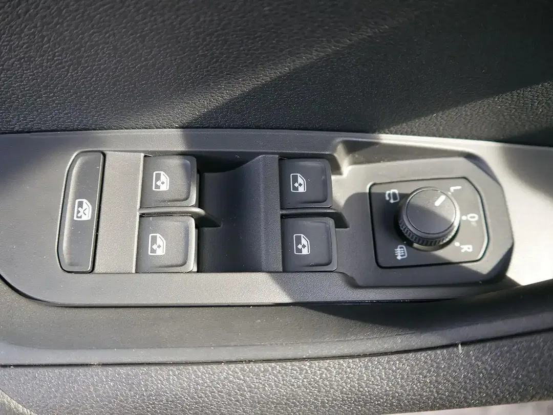 Skoda Karoq - Thumbnail 10