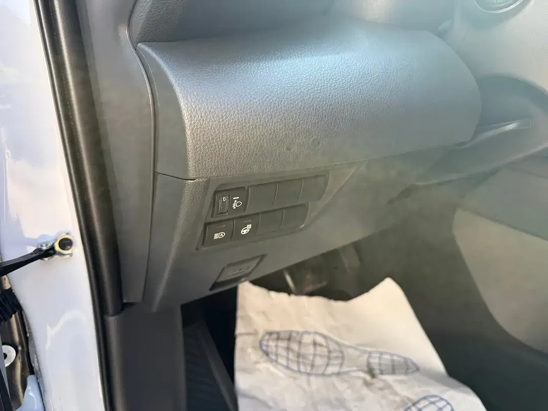 Toyota Yaris - Thumbnail 12