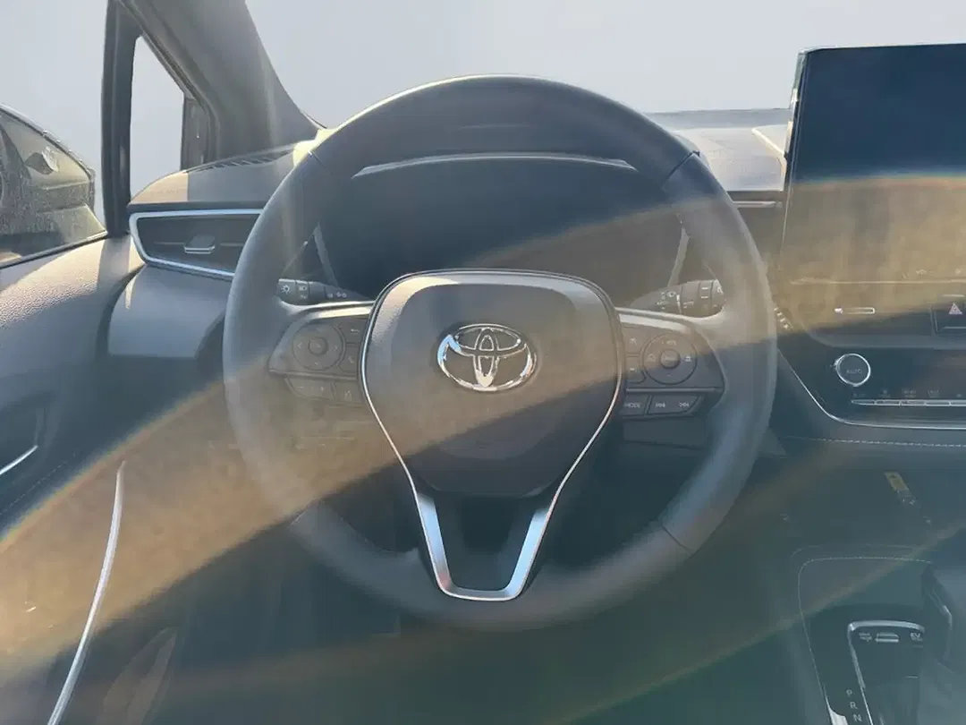 Toyota Corolla - Thumbnail 10