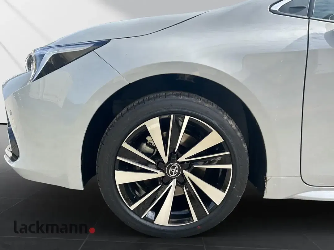 Toyota Corolla - Thumbnail 11