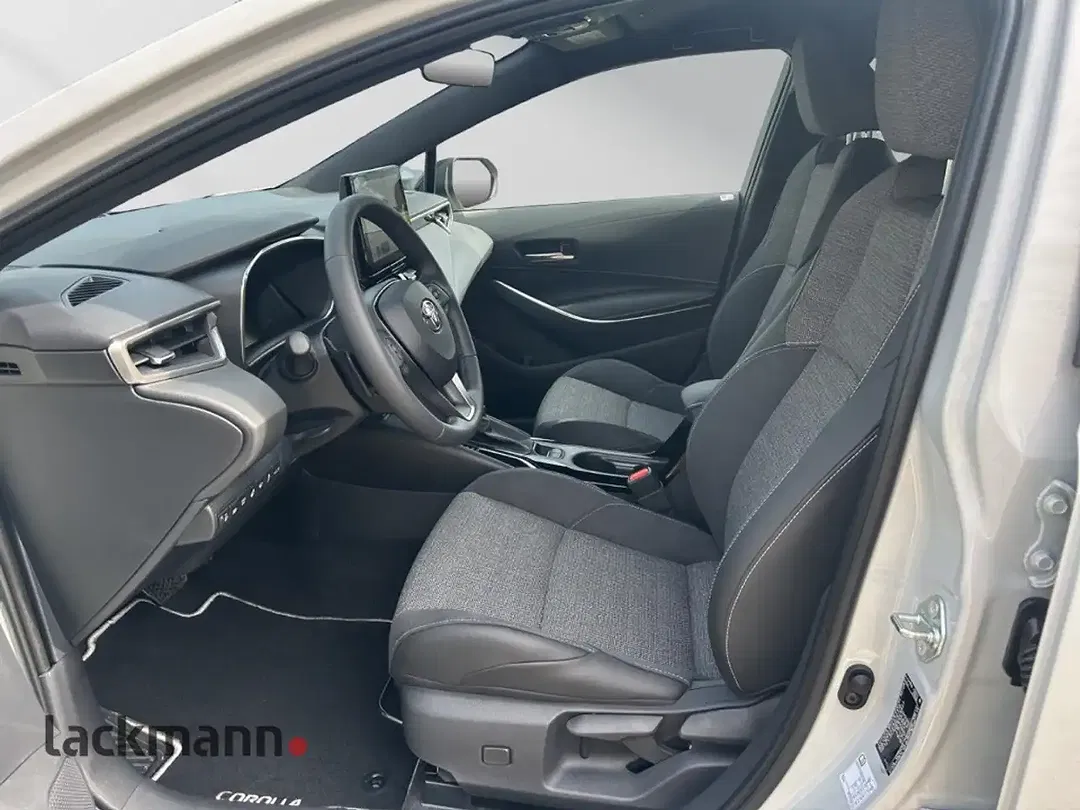 Toyota Corolla - Thumbnail 8