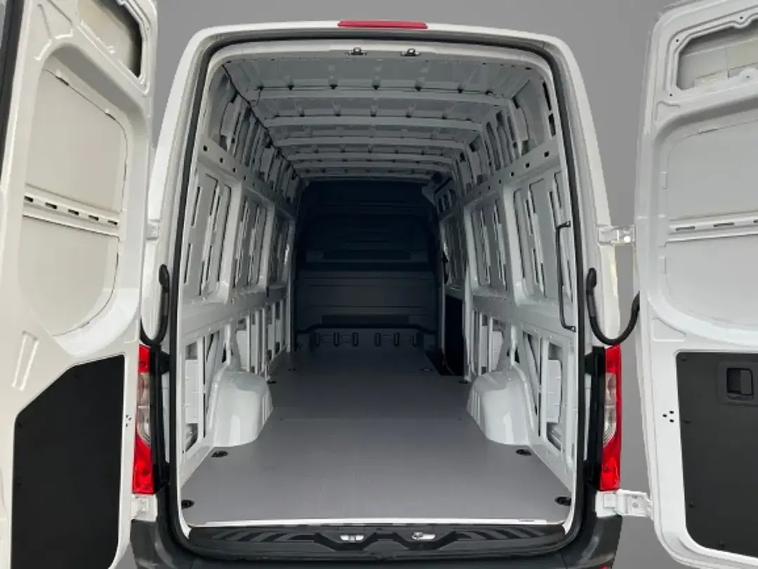 Mercedes-Benz Sprinter - Thumbnail 5