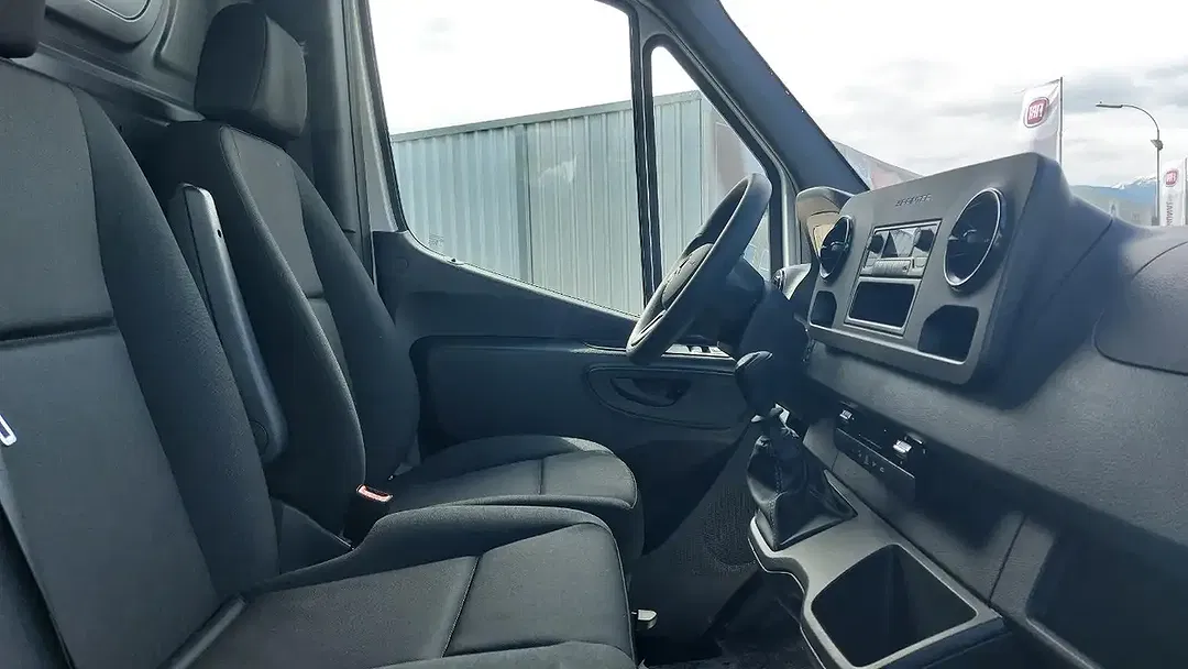 Mercedes-Benz Sprinter - Thumbnail 6