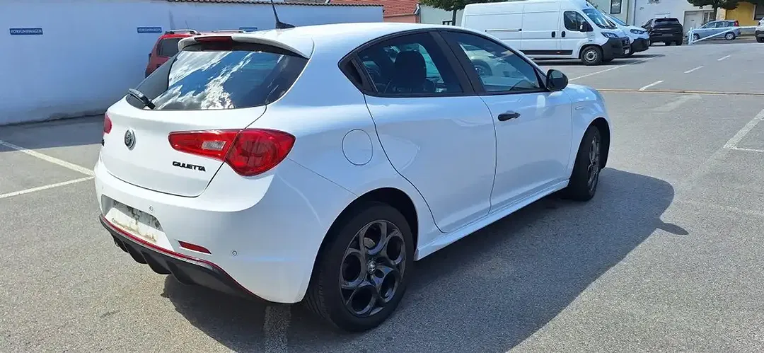 Alfa Romeo Giulietta - Thumbnail 3