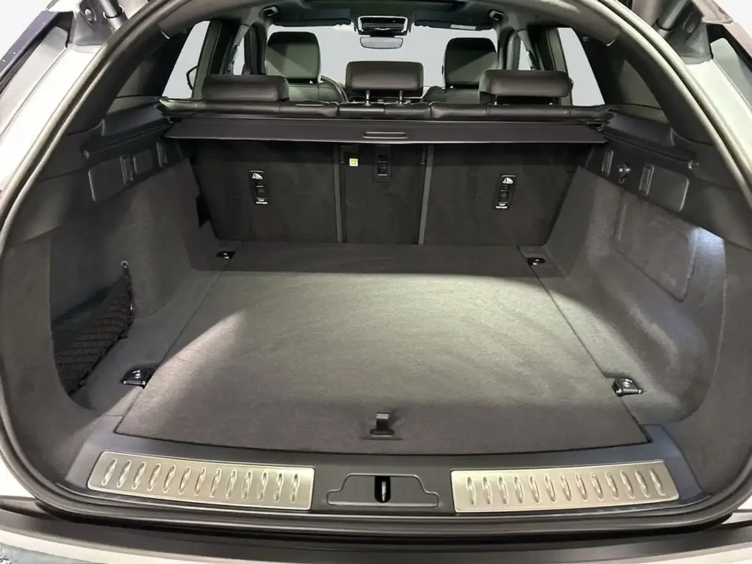 Land Rover Range Rover Velar - Thumbnail 11
