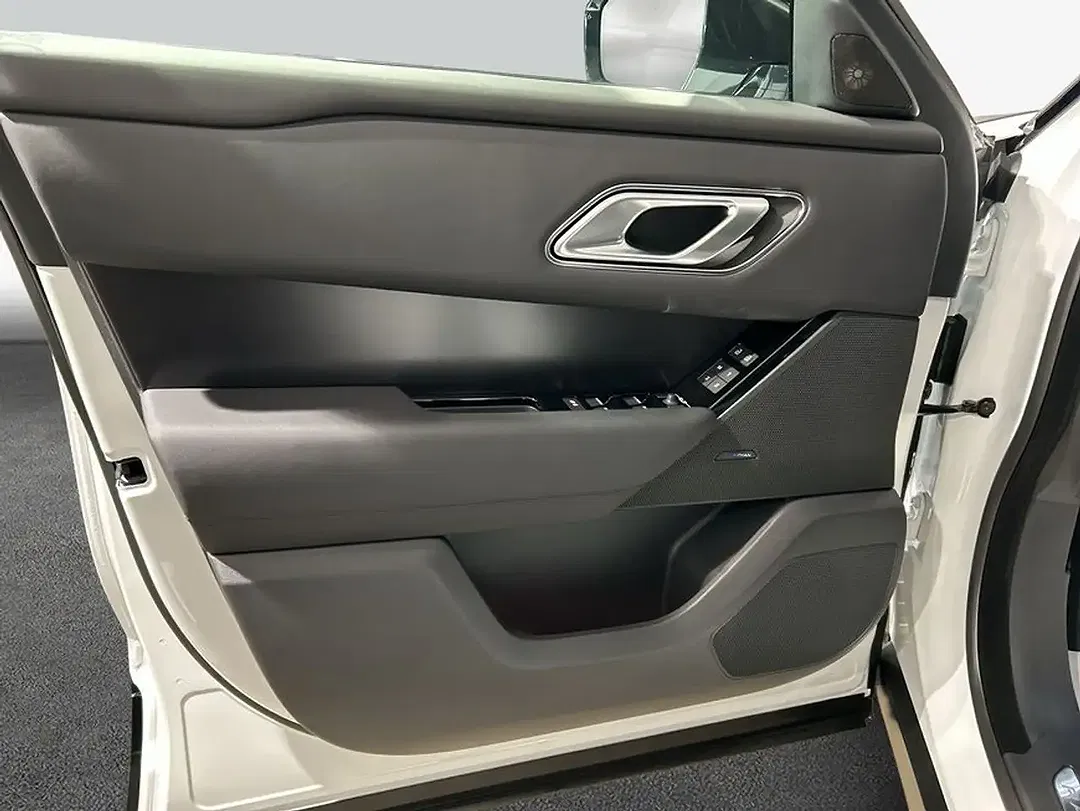 Land Rover Range Rover Velar - Thumbnail 13