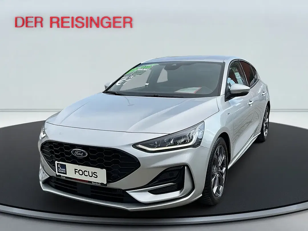 Ford Focus - Thumbnail 3