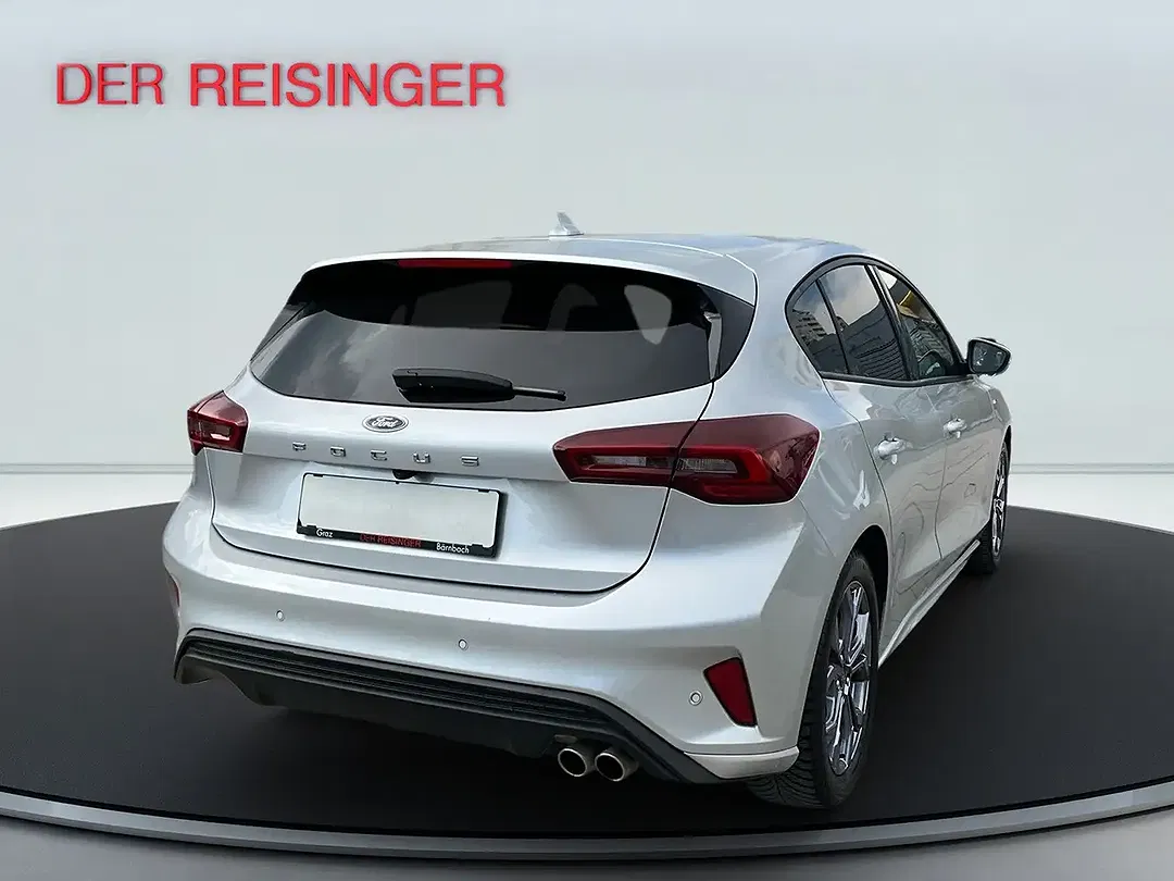 Ford Focus - Thumbnail 5