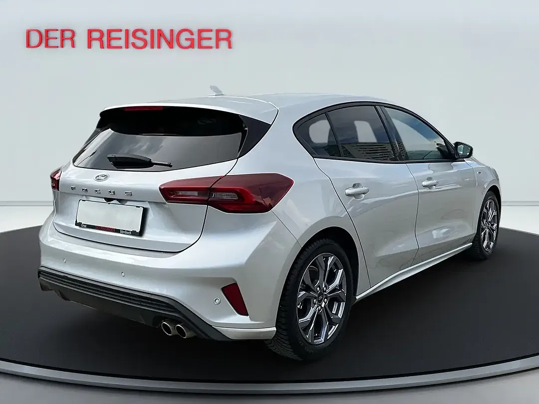 Ford Focus - Thumbnail 6
