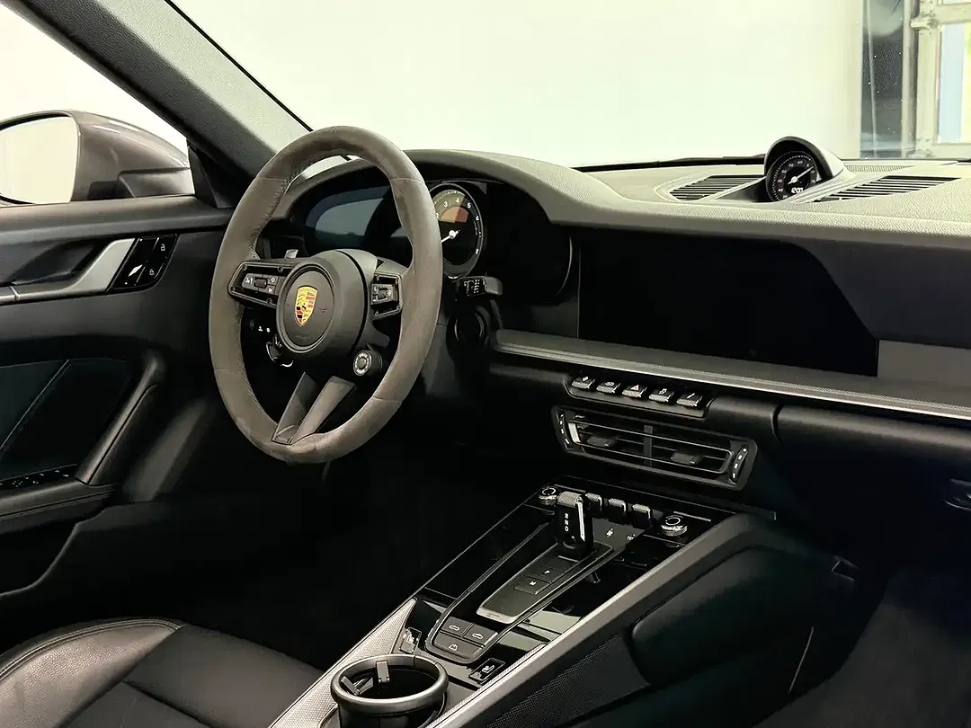 Porsche 992 - Thumbnail 10