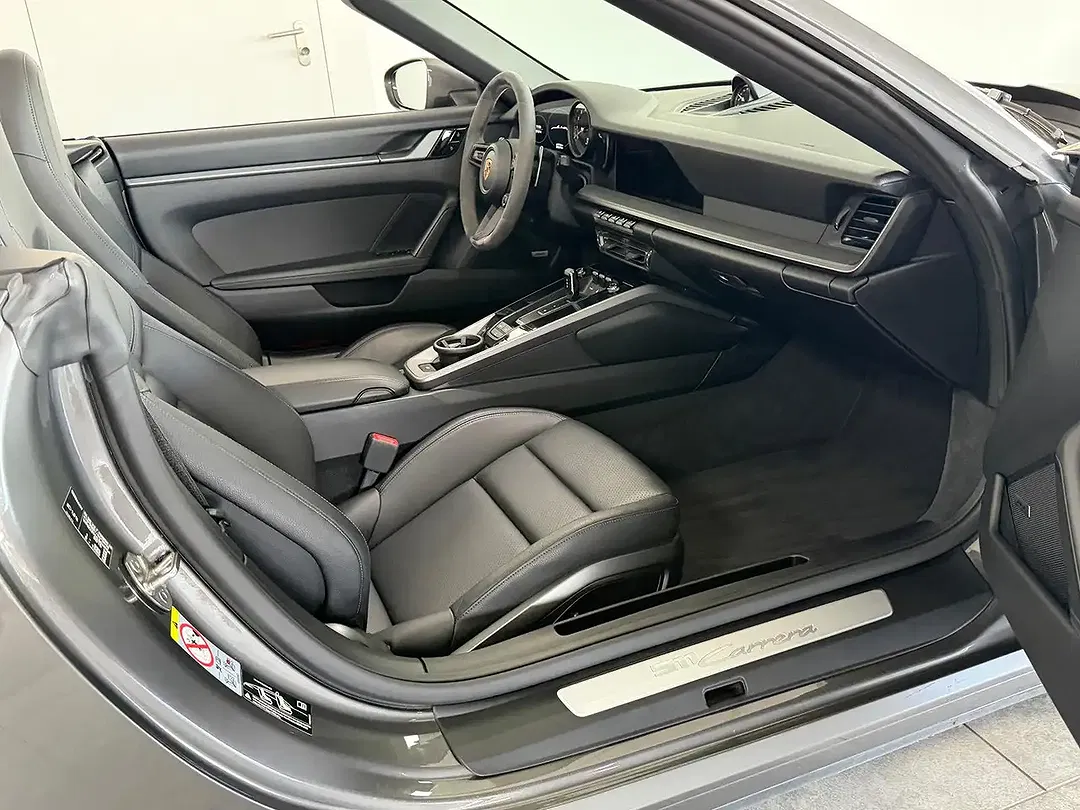 Porsche 992 - Thumbnail 9