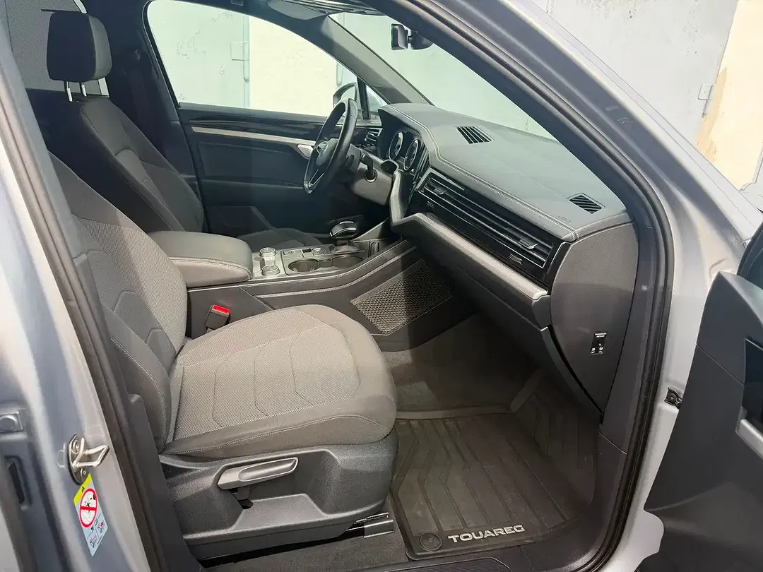 Volkswagen Touareg - Thumbnail 12
