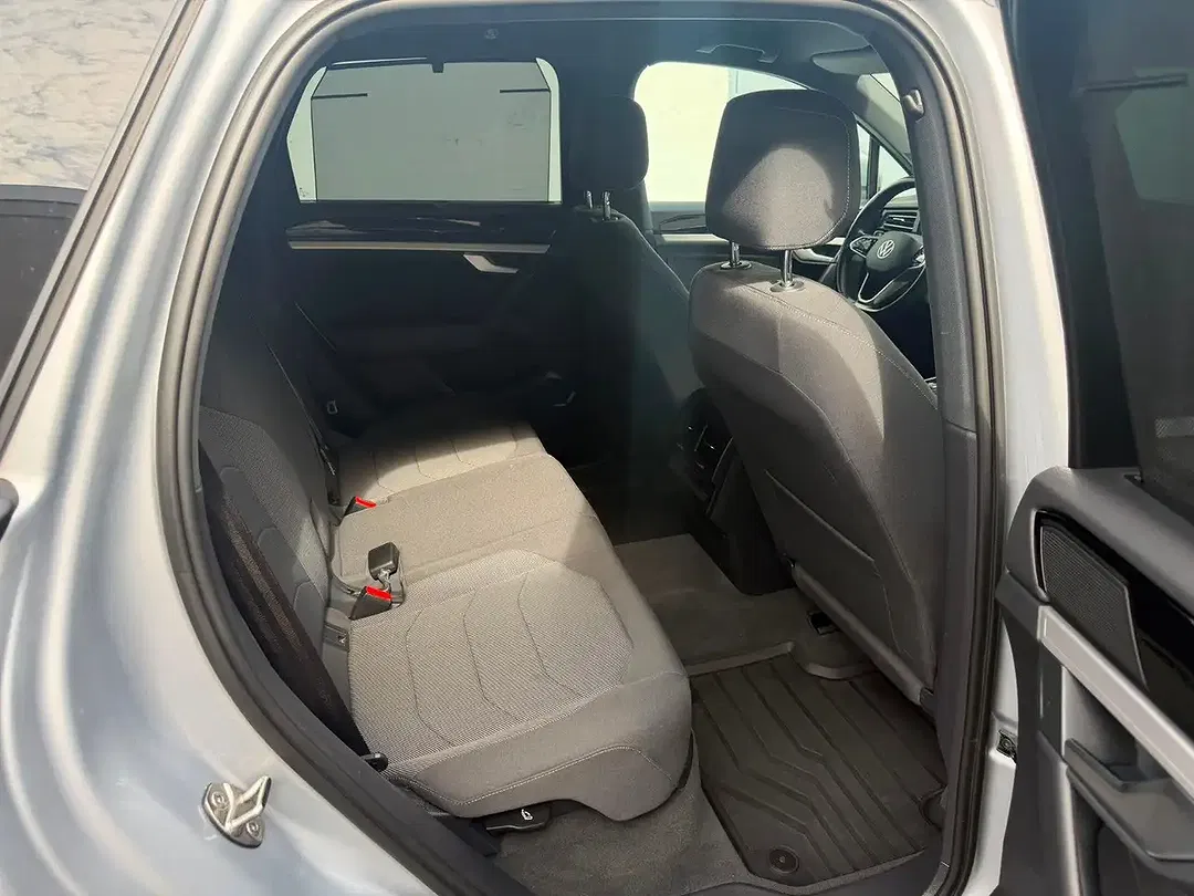 Volkswagen Touareg - Thumbnail 15