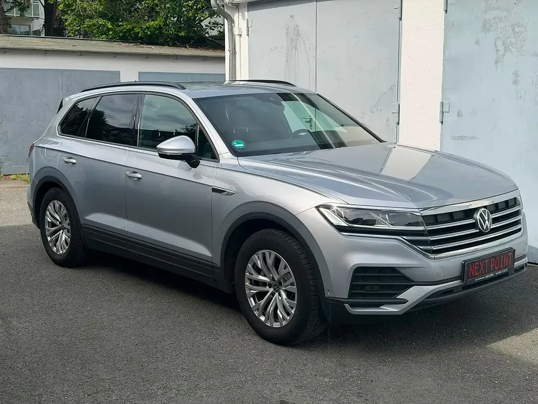 Volkswagen Touareg - Thumbnail 3