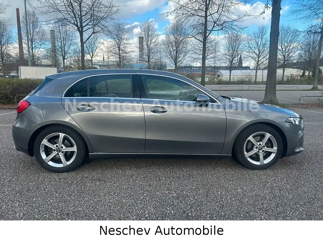 Mercedes-Benz A 200 - Thumbnail 11