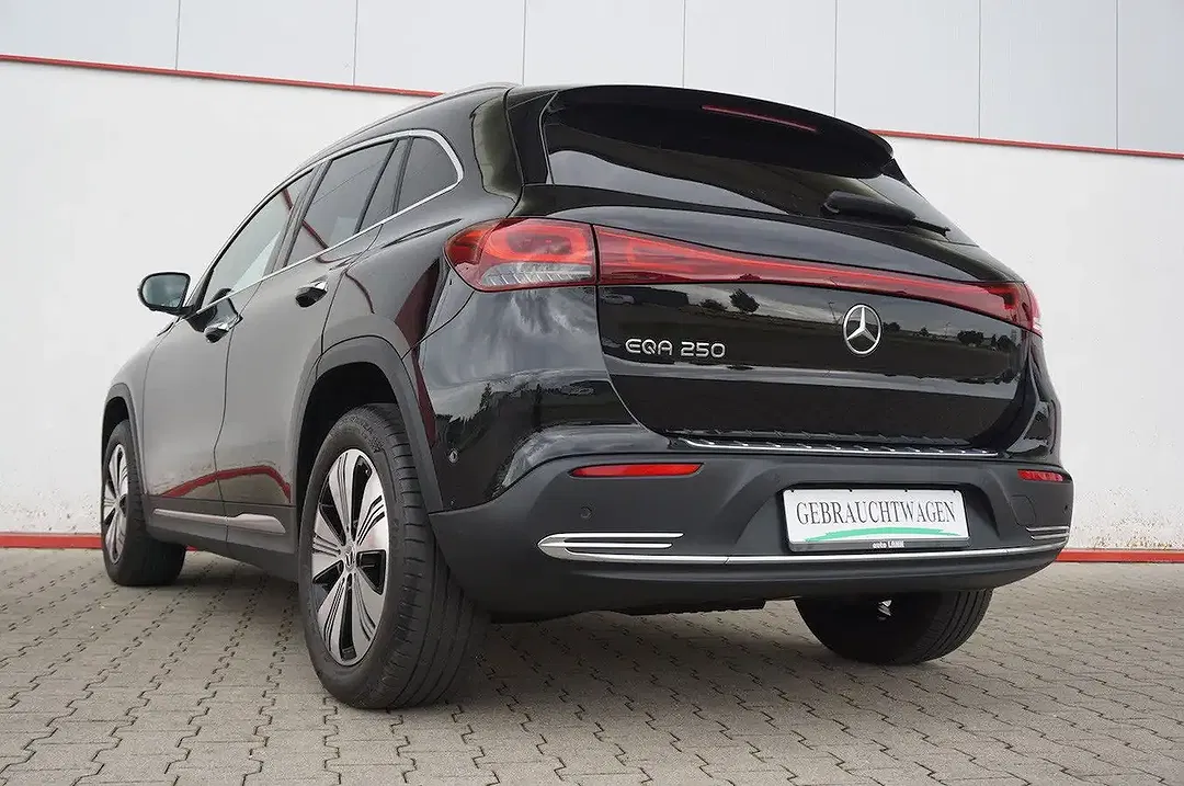 Mercedes-Benz EQA - Thumbnail 6