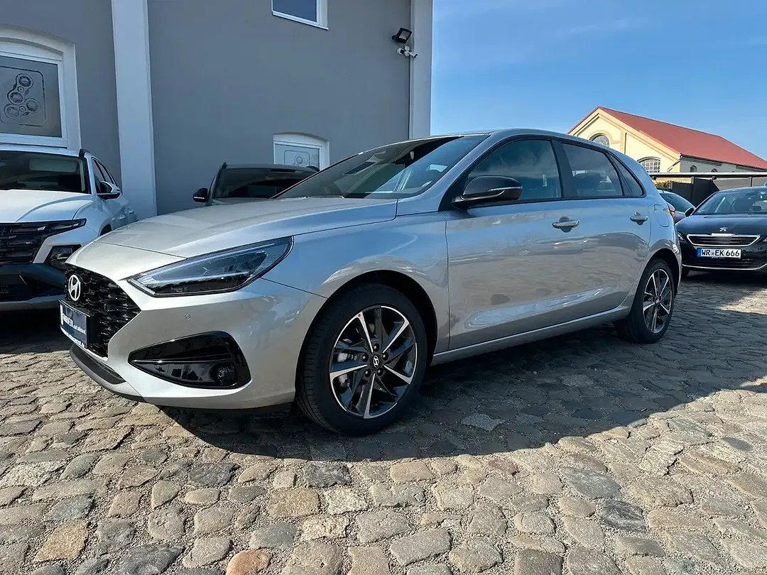 Hyundai i30 - Thumbnail 2