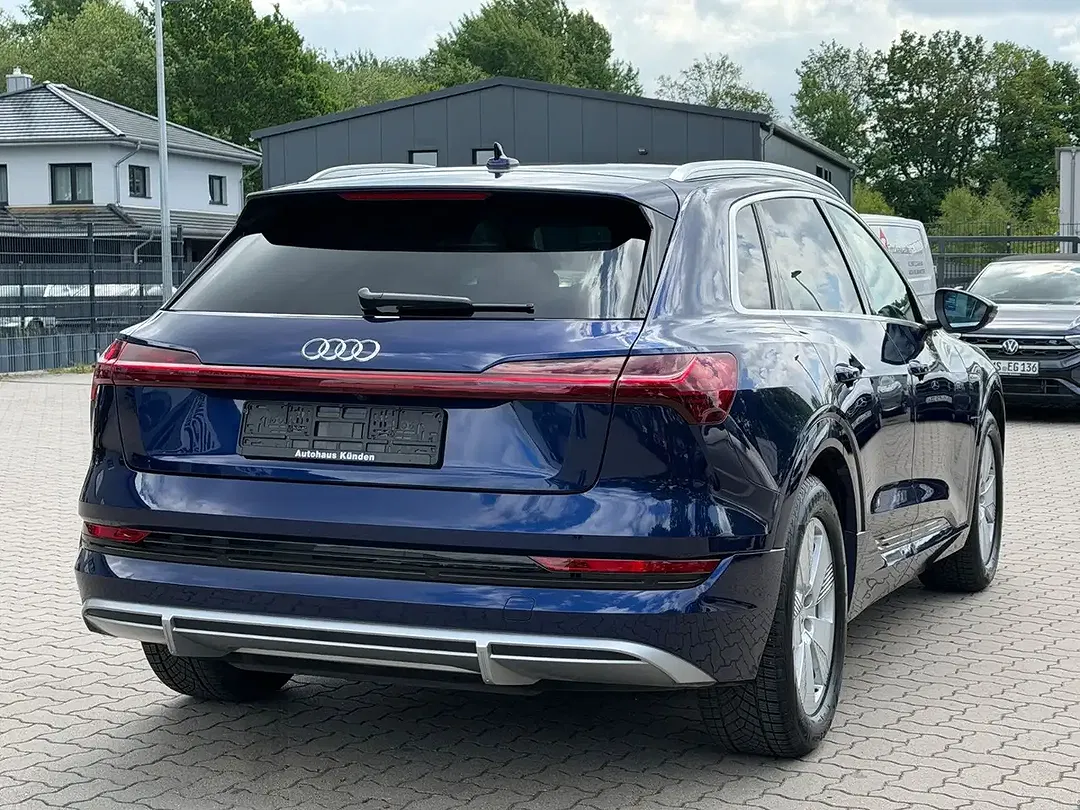 Audi e-tron - Thumbnail 4