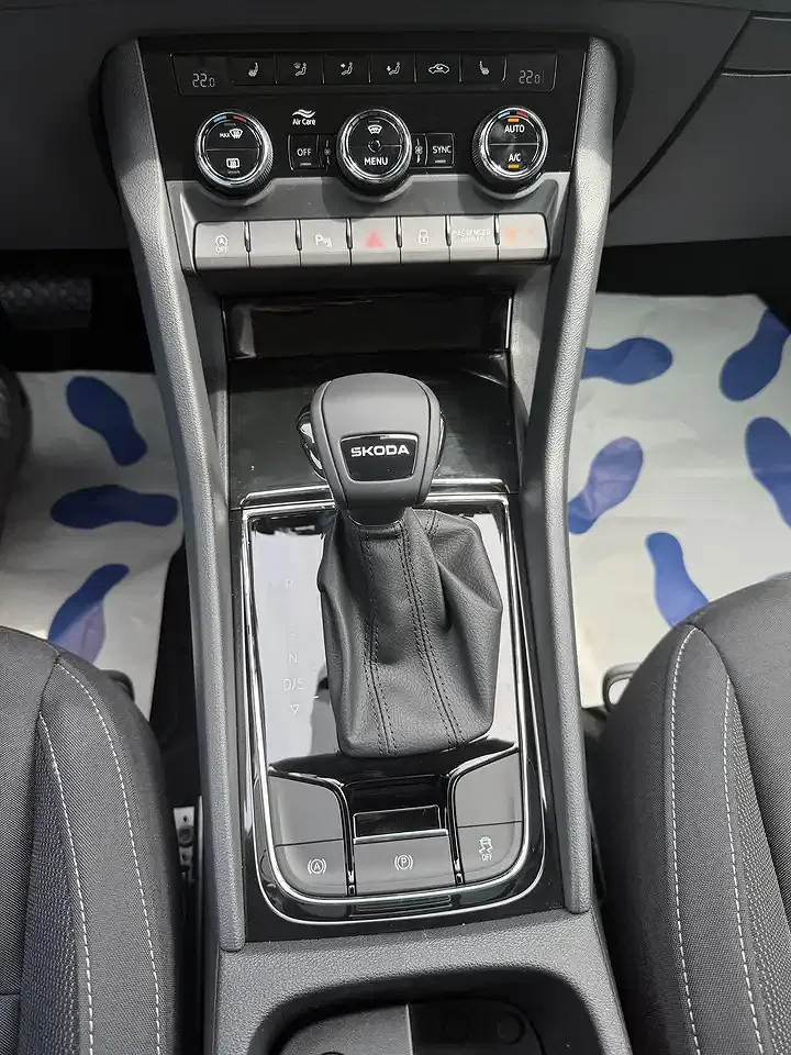Skoda Karoq - Thumbnail 23