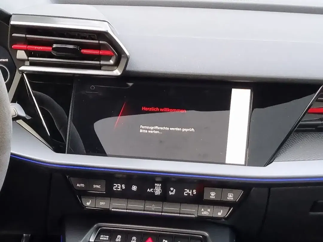 Audi RS3 - Thumbnail 13
