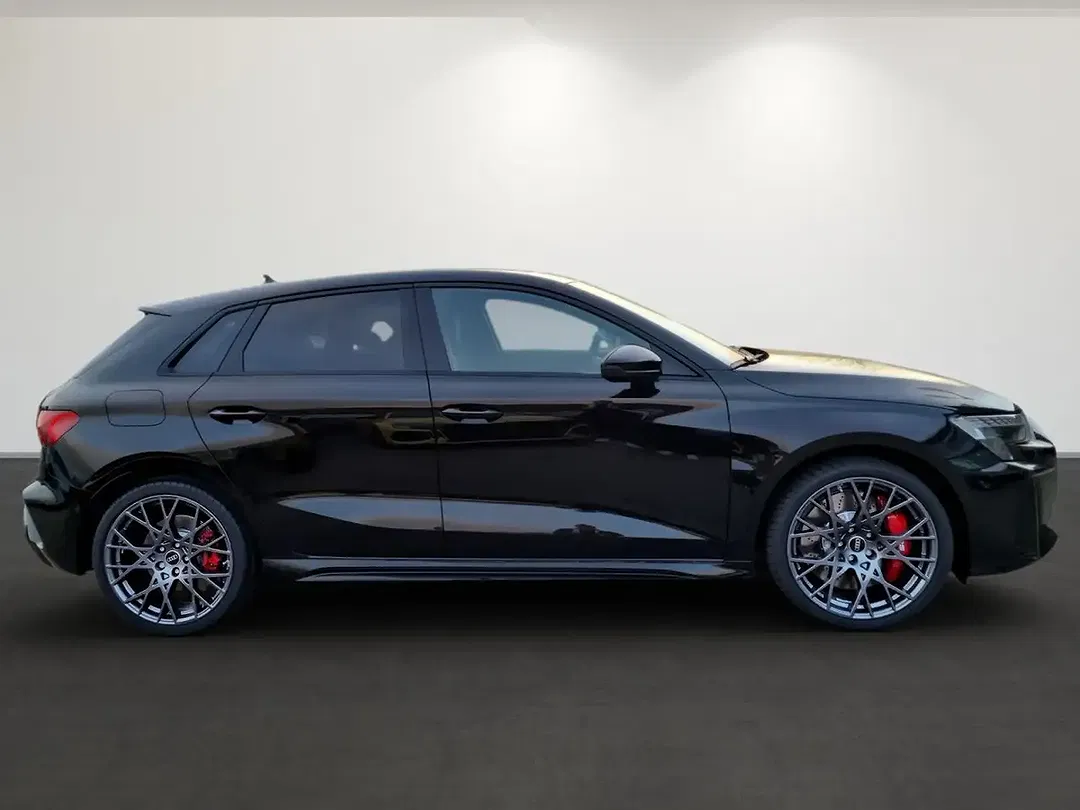 Audi RS3 - Thumbnail 4
