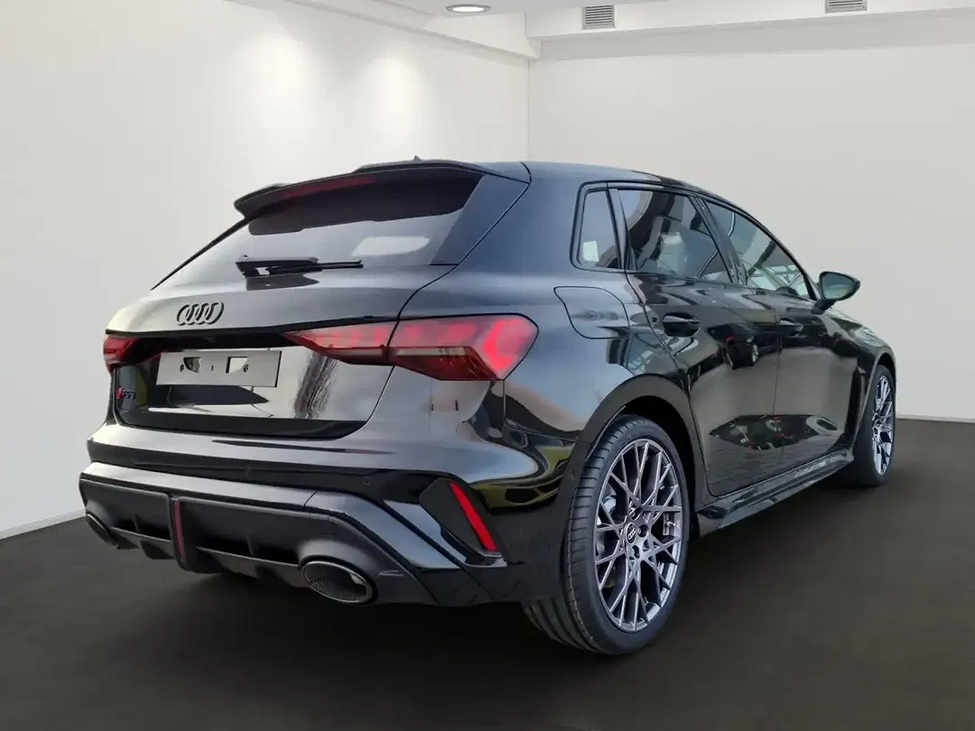 Audi RS3 - Thumbnail 5