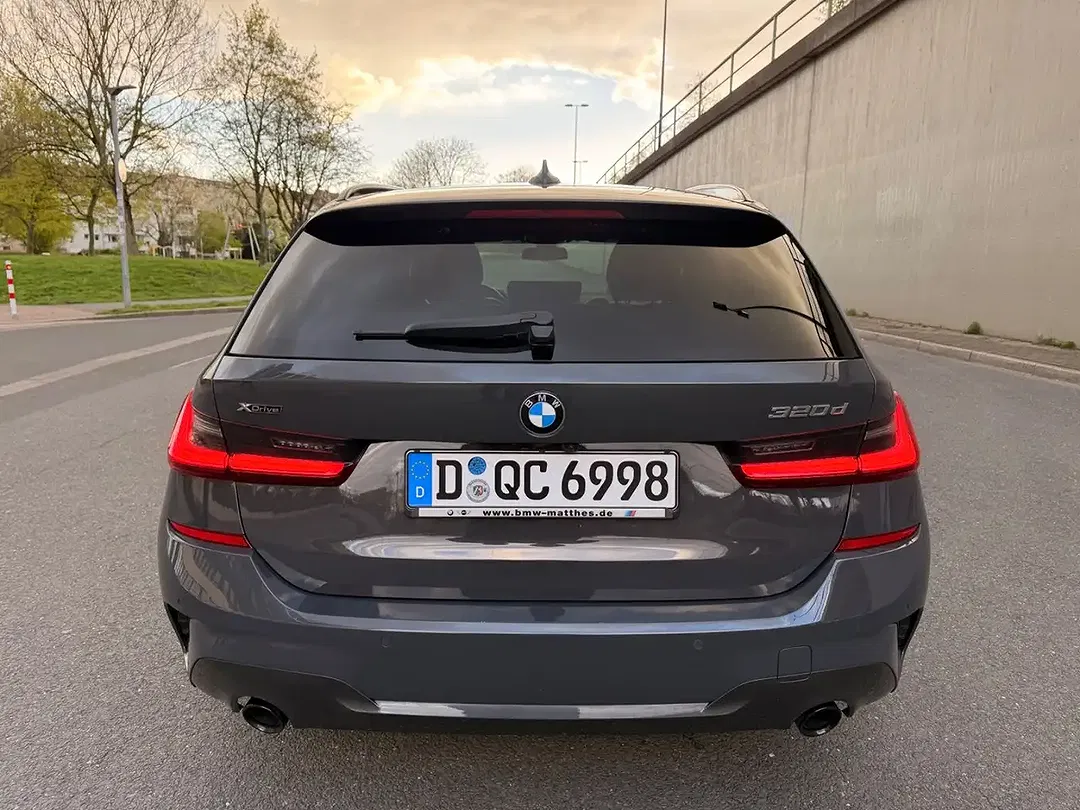 BMW 320 - Thumbnail 4