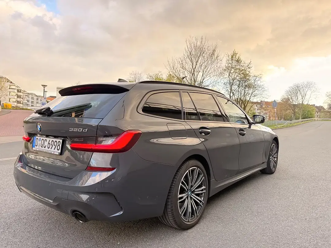 BMW 320 - Thumbnail 5