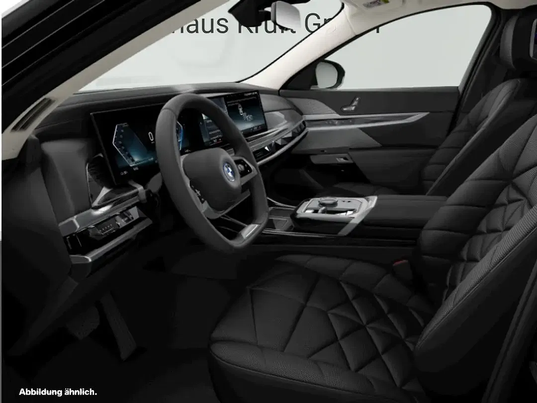 BMW i7 - Thumbnail 4