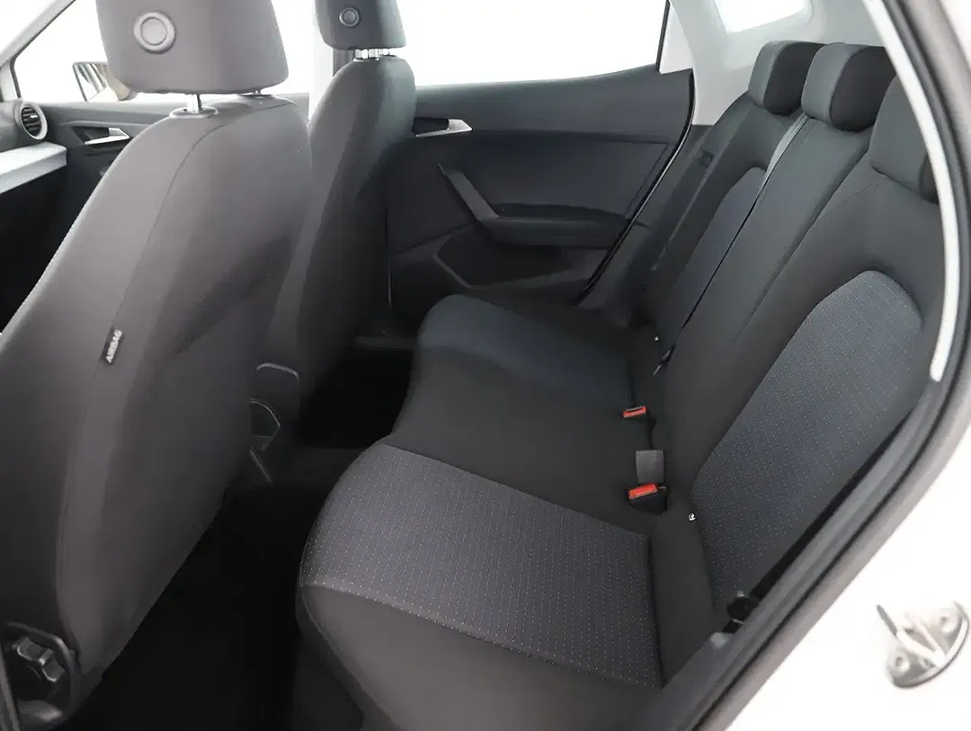 SEAT Arona - Thumbnail 4