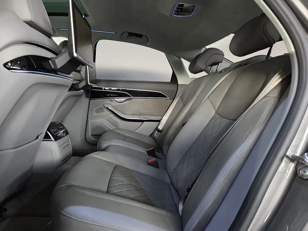 Audi A8 - Thumbnail 14